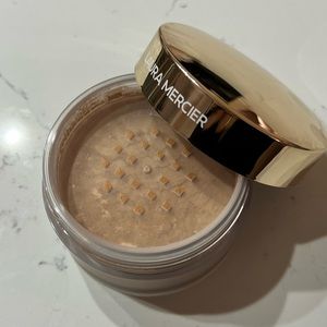 BRAND NEW! Laura Mercier HONEY STAR  Light Catcher Translucent Setting Powder!